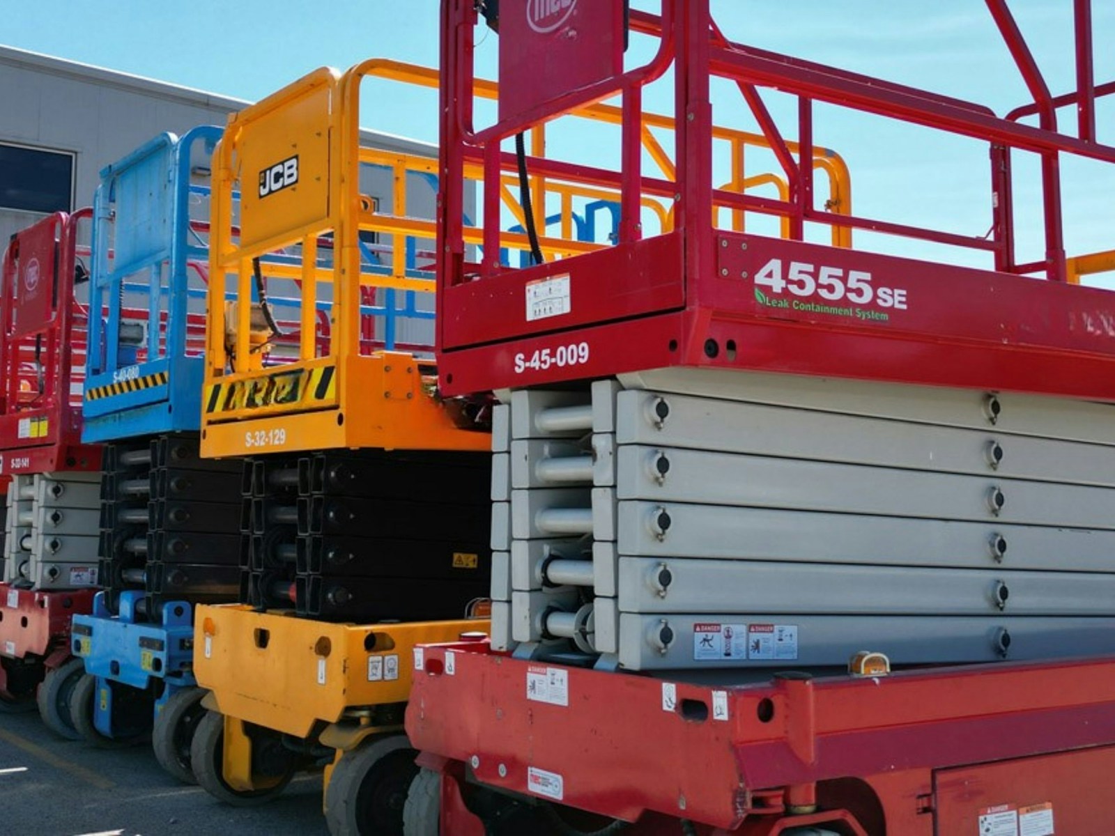 Scissor Lift Trailer Transport: Specialized Hauling Done Right
