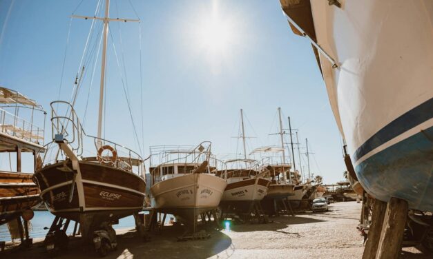 The Complete Checklist for Long-Distance Boat Trailer Hauling