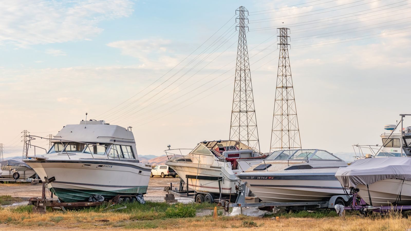 Decoding Used Boat Values: Why Hiring Interstate Haulers is Essential for Your Boat Transport Needs