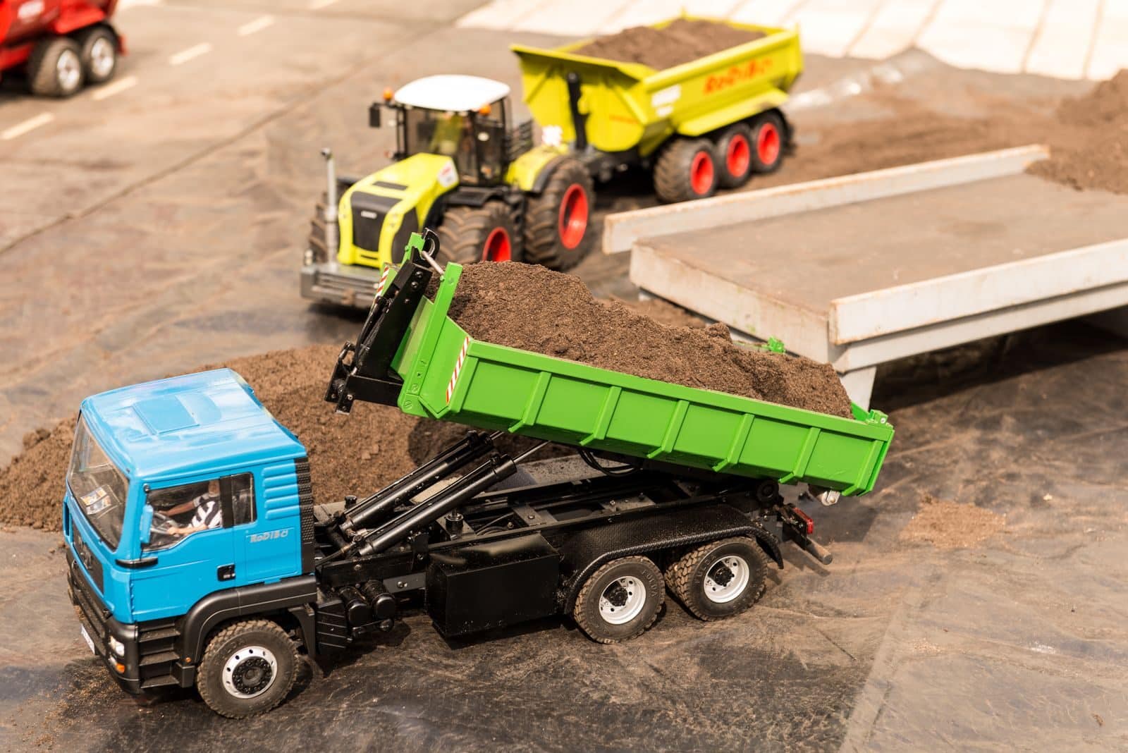 How to Maintain Your Dump Trailer for Longevity and Performance