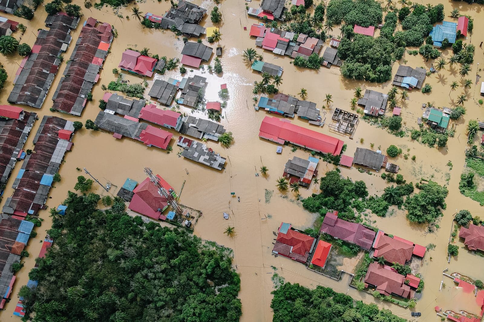 Photo by Pok Rie disaster relief