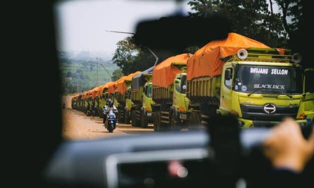 Disaster Relief Transportation: What to Look for in an Emergency Hauling Partner